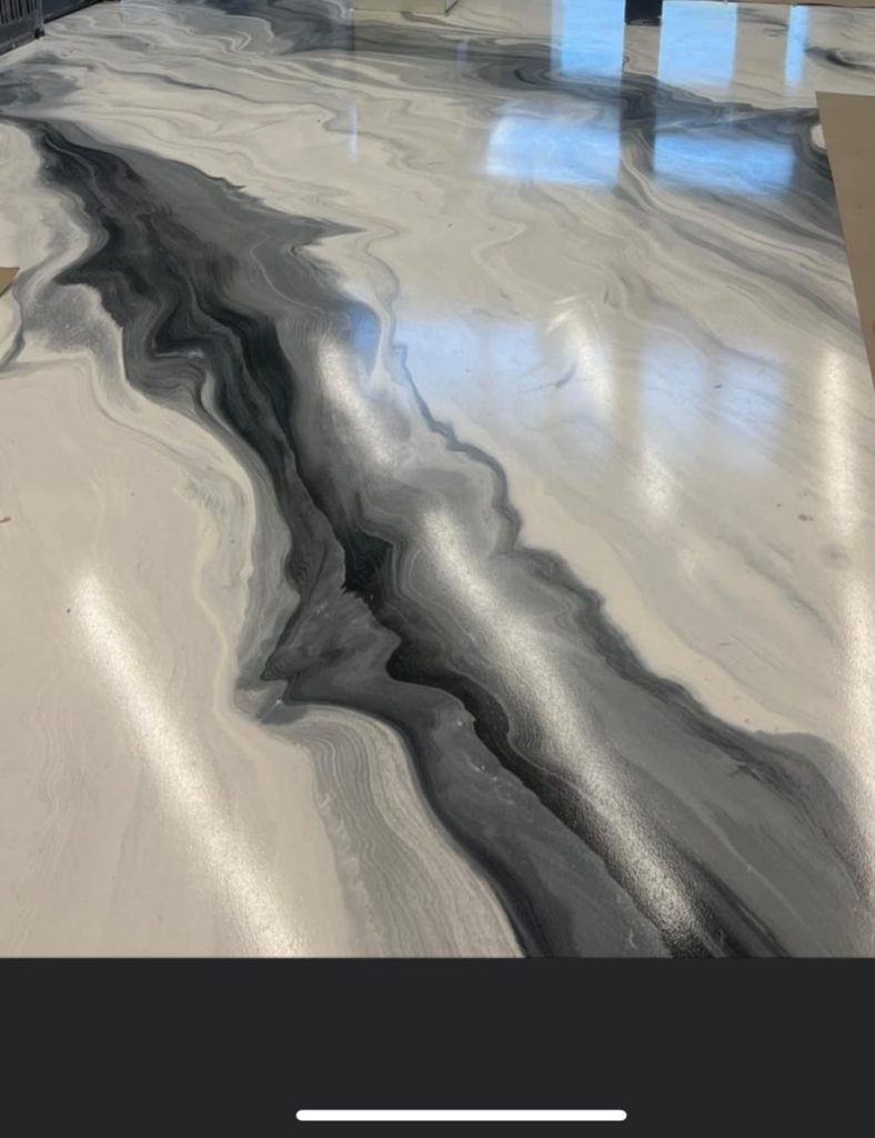 Similar floor with aluminum oxide finish